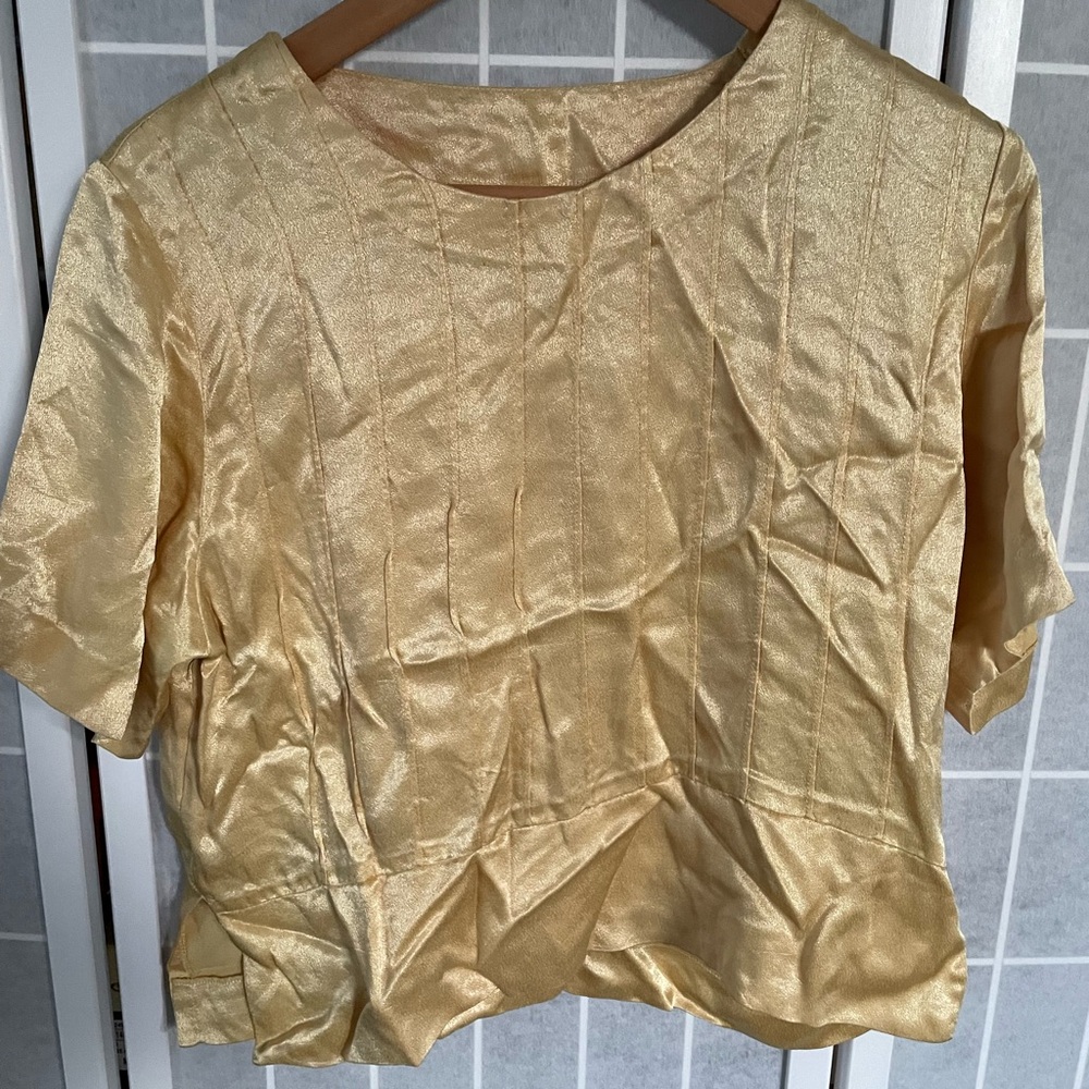 Yosi Elegant Women's Top, Satin Gold, Size Small.